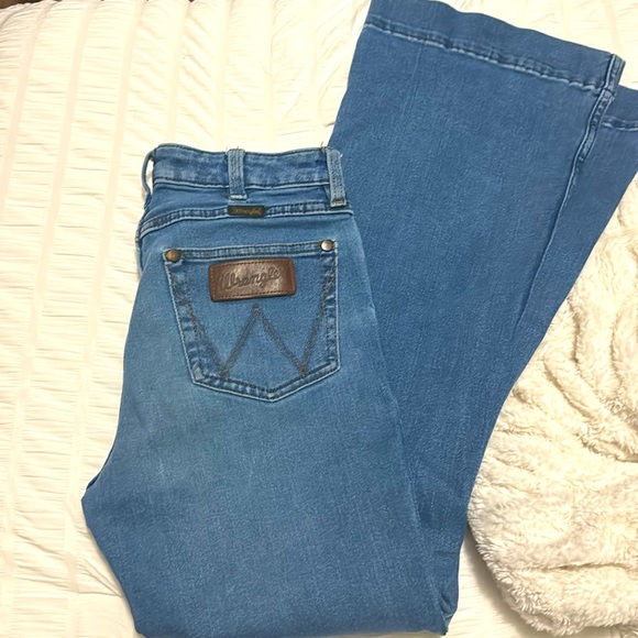 These are brand new wore once wrangler jeans. - Picture 2 of 4